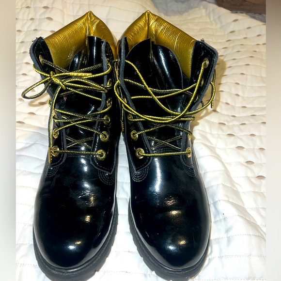 BLACK PATENT AND GOLD LEATHER TIMBERLANDS SIZE 8.5 - Picture 4 of 7